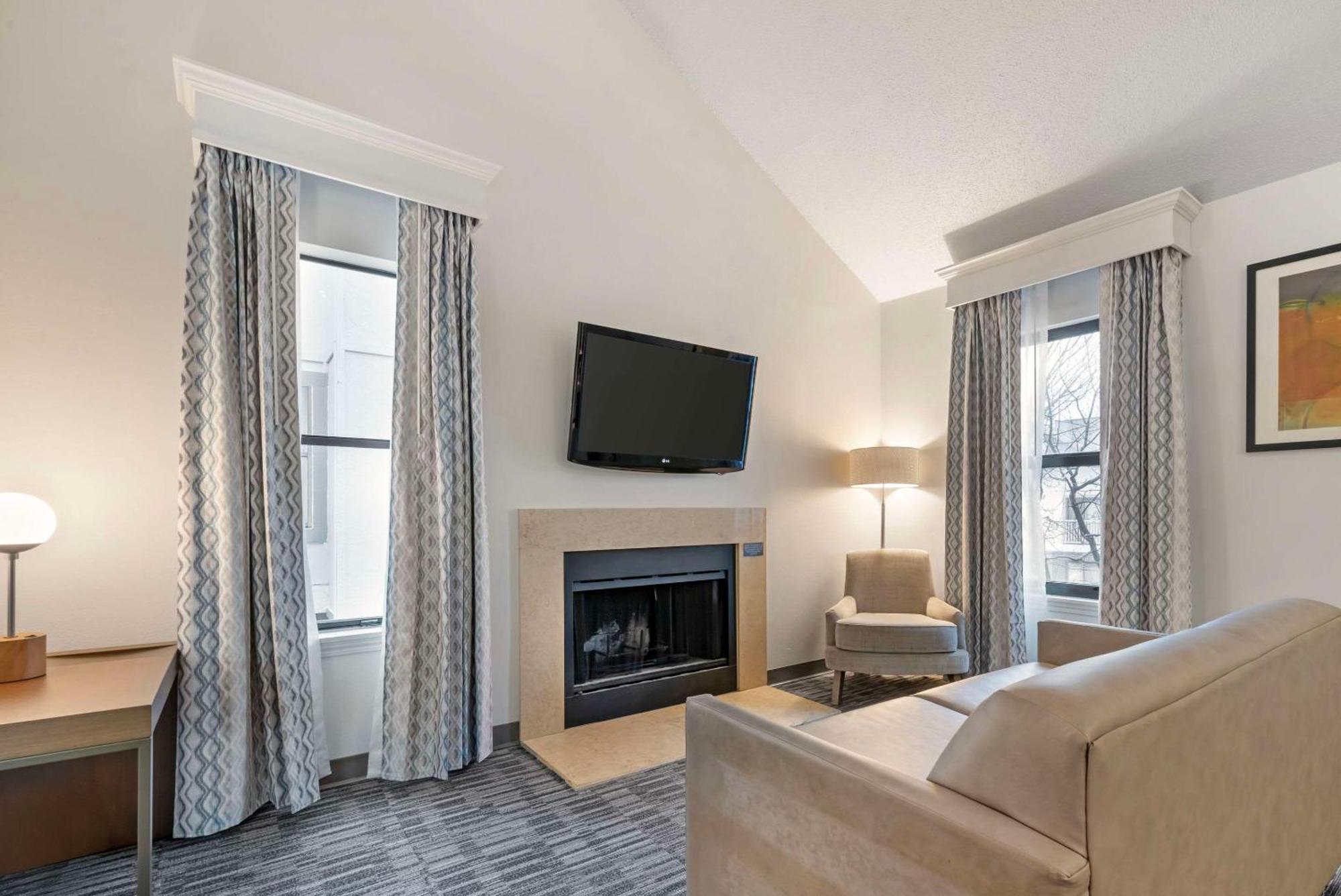 Mainstay Suites St Louis - Galleria Richmond Heights Exteriör bild