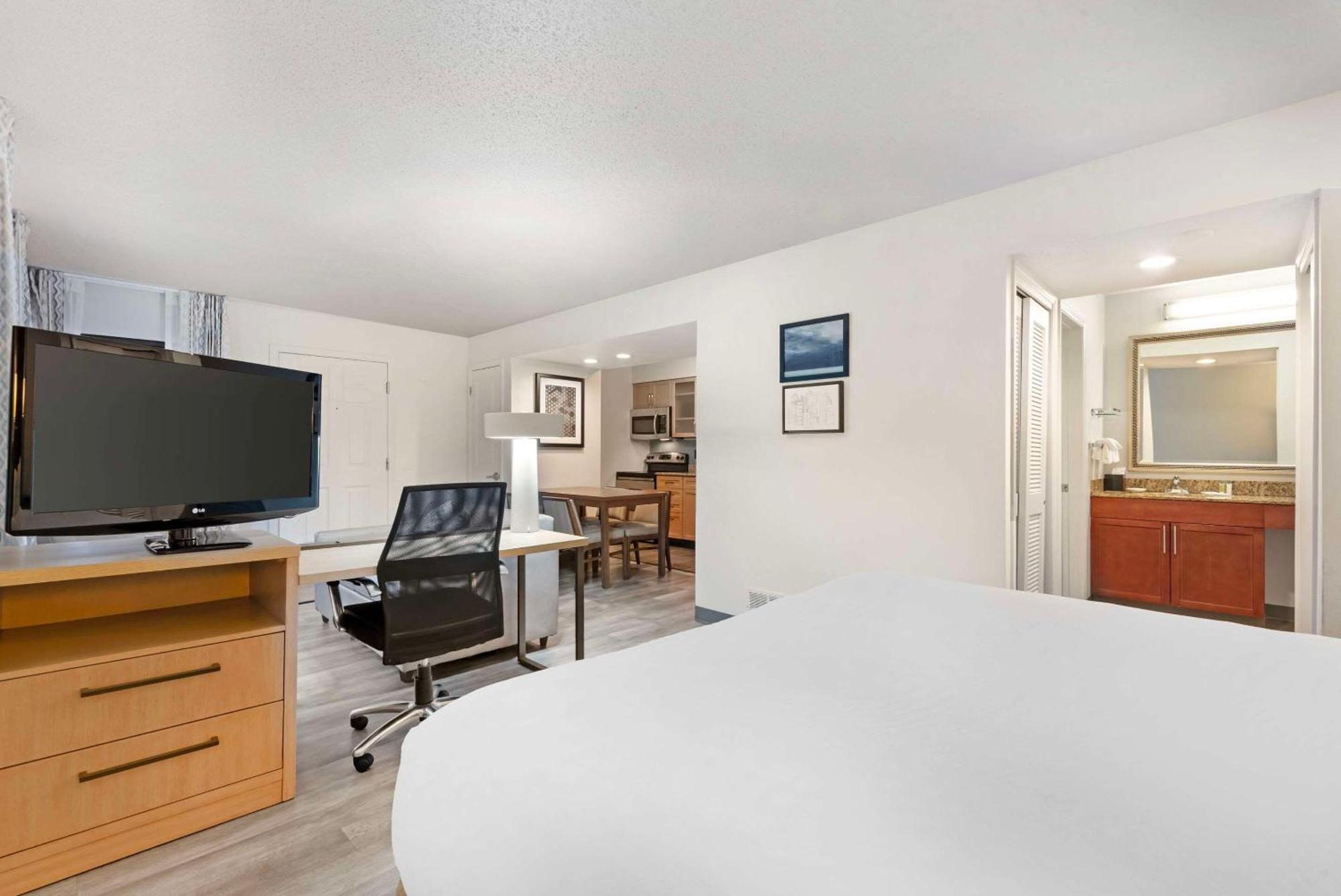 Mainstay Suites St Louis - Galleria Richmond Heights Exteriör bild