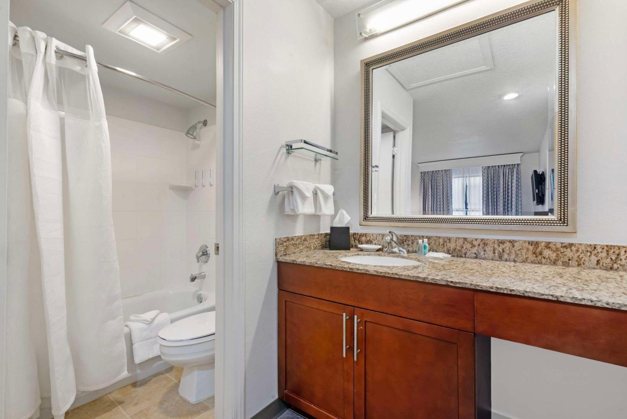 Mainstay Suites St Louis - Galleria Richmond Heights Exteriör bild
